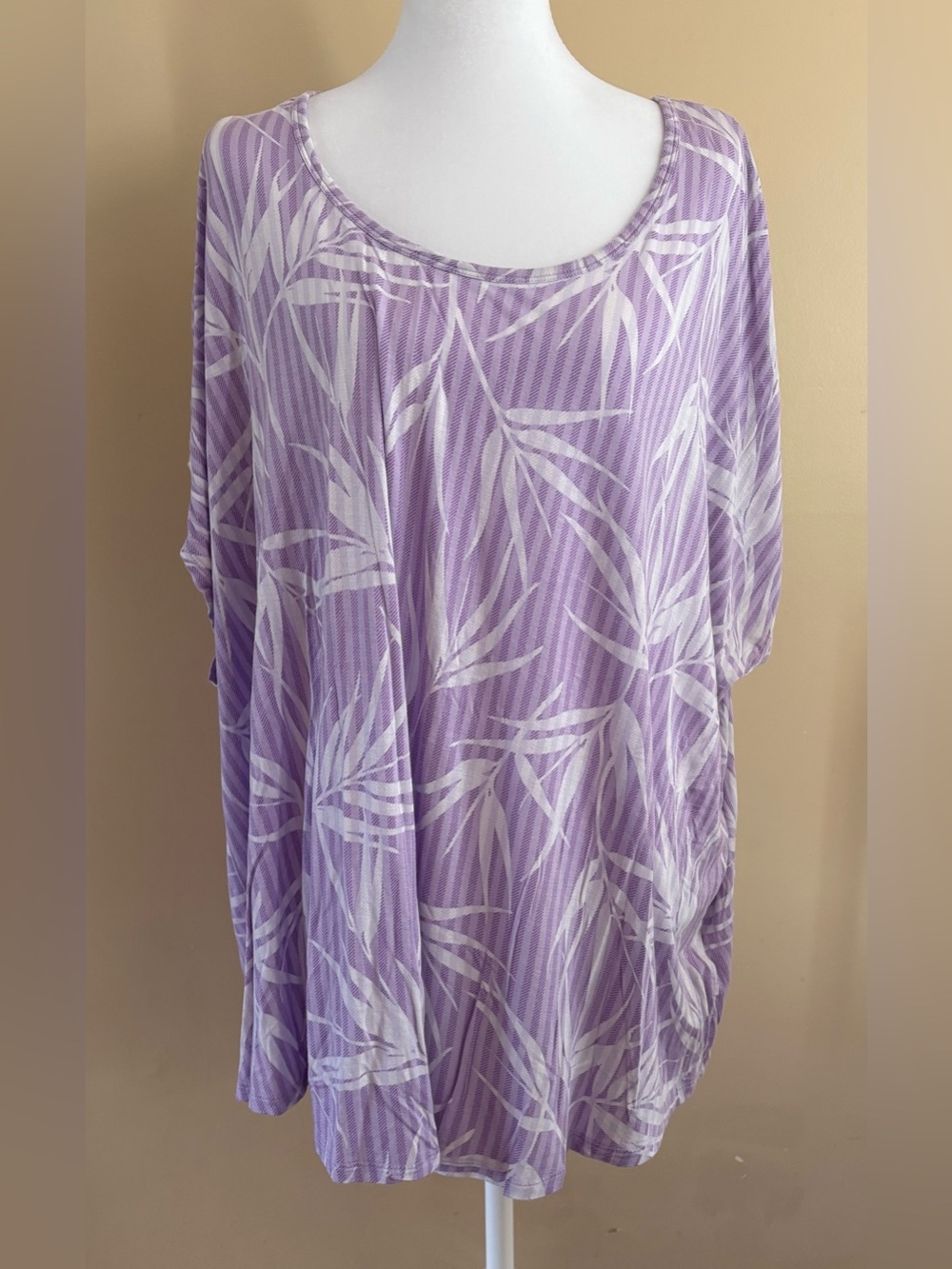 Lands' End Lavender and White Tropical Leaf Short Sleeve Tee
